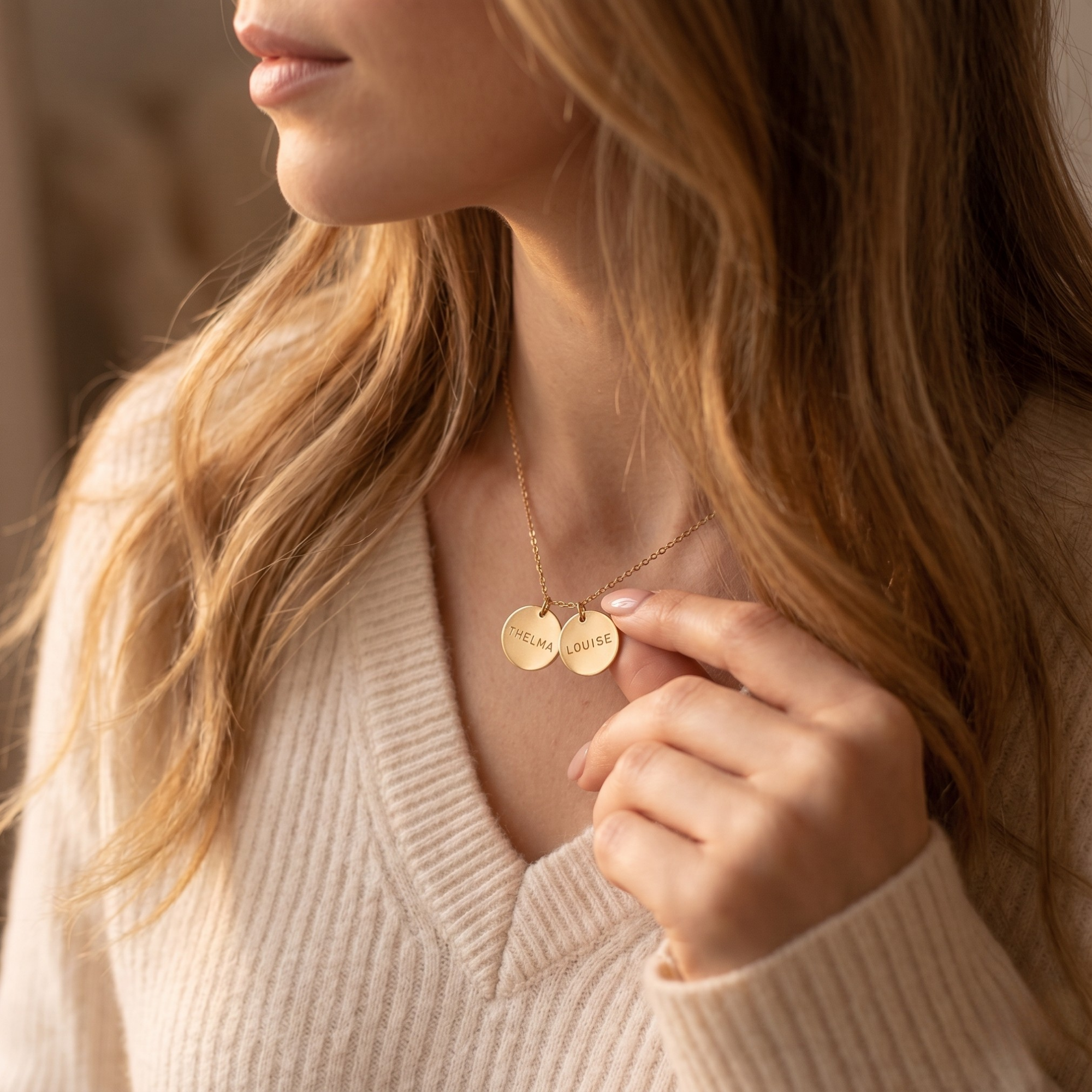 Adèle Name Necklace