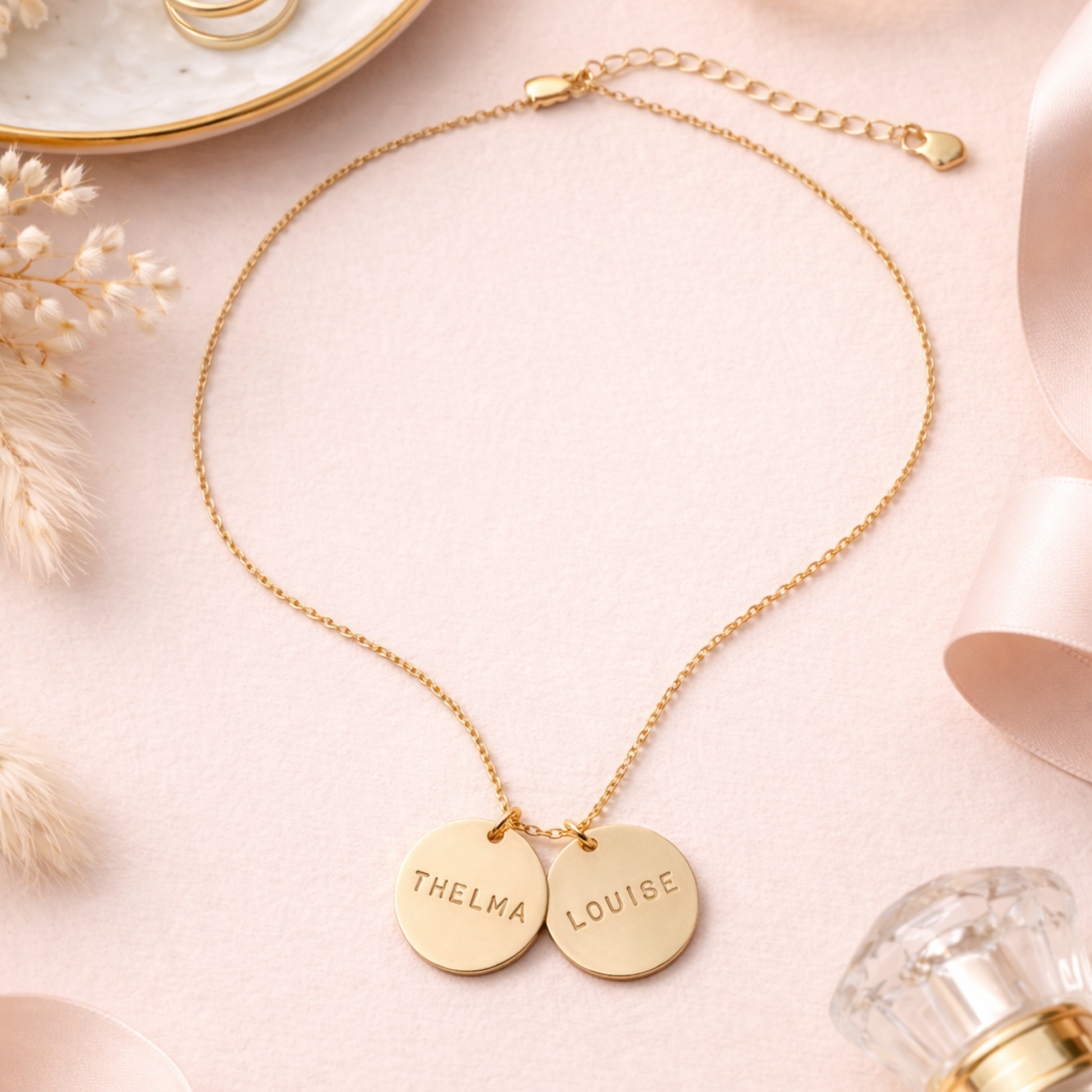 Adèle Name Necklace