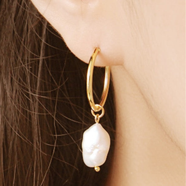 Vivienne Pearl Hoops