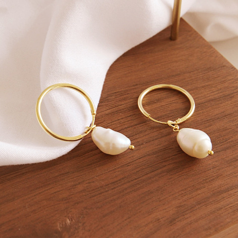 Vivienne Pearl Hoops